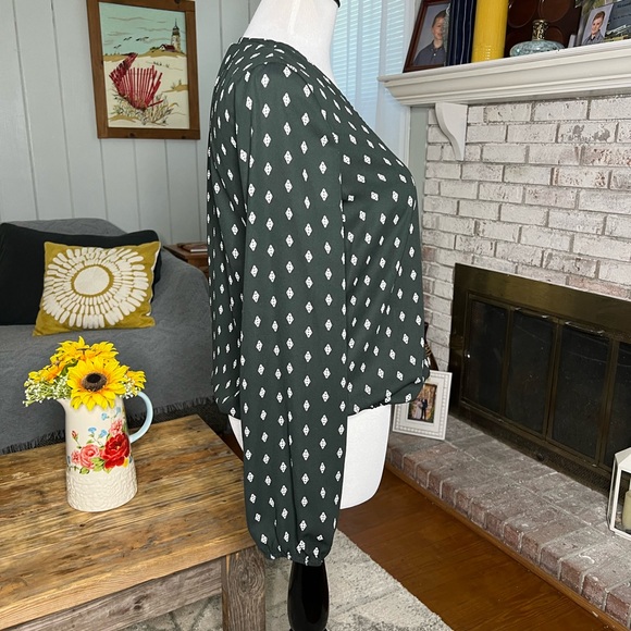 Vixbe diamond pattern faux wrap blouse - Picture 3 of 6